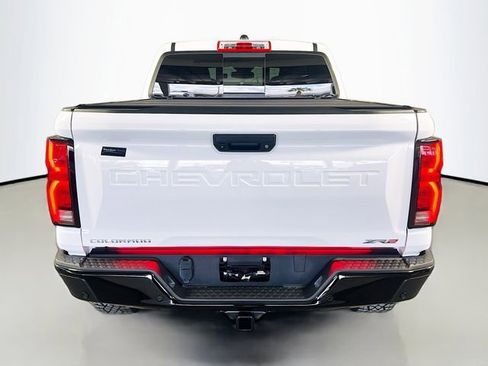 Used 2025 Chevrolet Colorado ZR2 w/ Technology Package AWD/4WD image 7