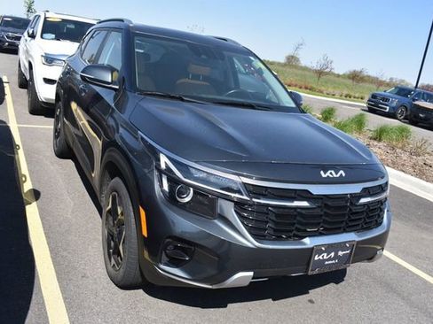 Certified 2024 Kia Seltos EX AWD/4WD image 10