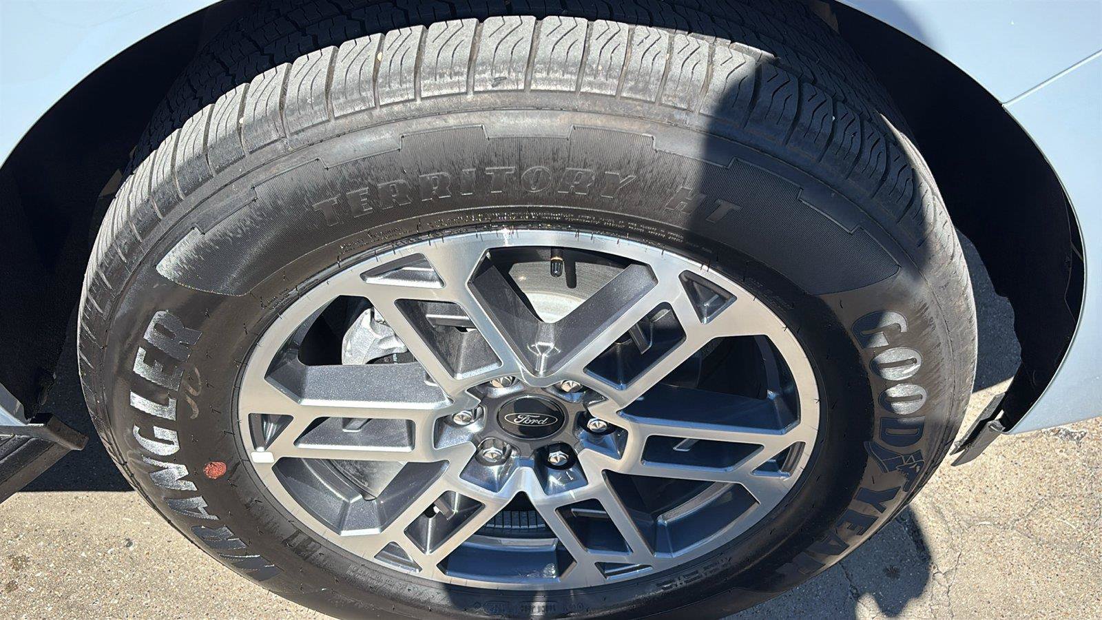Used 2026 Ford Expedition Active RWD image 10