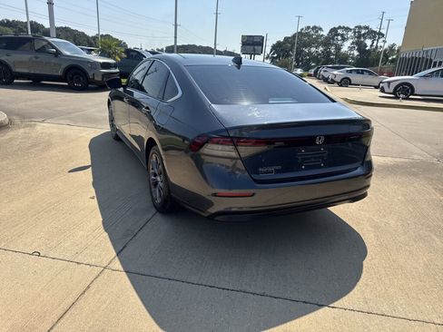 Used 2023 Honda Accord EX image 19