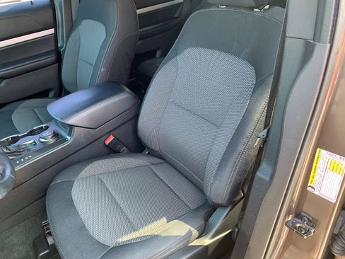 Used 2016 Ford Explorer XLT AWD/4WD image 11