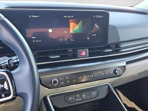 Used 2025 Kia Carnival SX w/ SX Dark Edition Package image 13