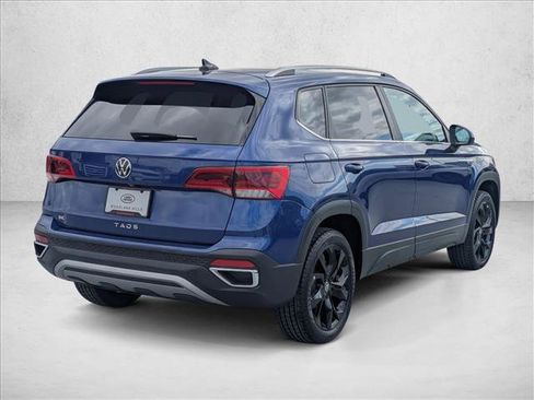 Used 2023 Volkswagen Taos SE w/ Black Wheel Package FWD image 5