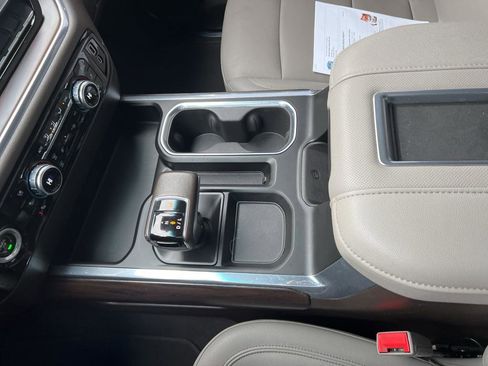 Used 2022 GMC Sierra 1500 SLT w/ SLT Convenience Package image 30