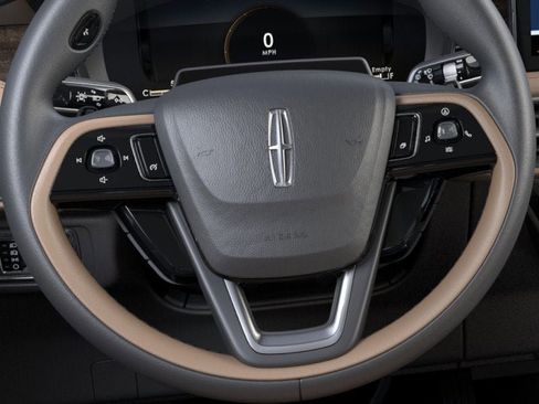 New 2023 Lincoln Corsair Reserve w/ Equipment Group 202A image 12