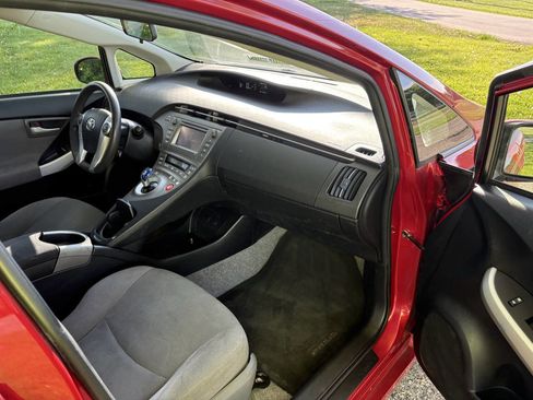 Used 2013 Toyota Prius Two FWD image 31