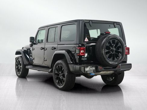 Used 2022 Jeep Wrangler Unlimited Sahara w/ Cold Weather Group AWD/4WD image 3