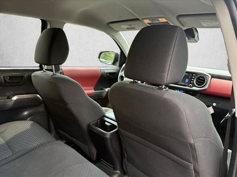 Certified 2023 Toyota Tacoma SR5 AWD/4WD image 22