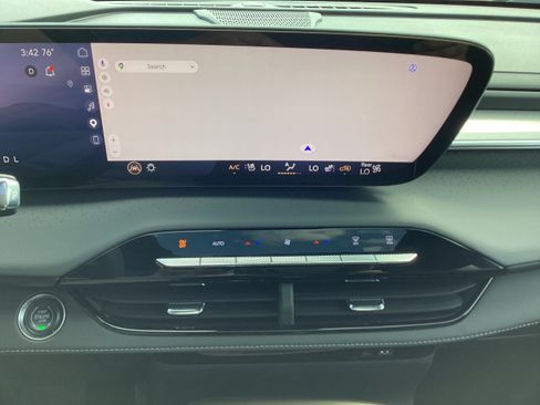 Used 2025 Buick Enclave Avenir w/ Trailering Package, 5000 lbs. FWD image 21
