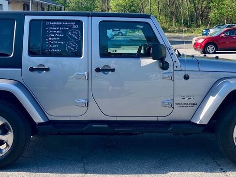 Used 2018 Jeep Wrangler Unlimited Sahara w/ Connectivity Group image 4