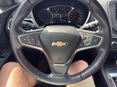 Used 2021 Chevrolet Equinox LT image 20