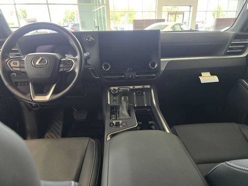 Used 2024 Lexus GX 550 w/ Cold Area Package AWD/4WD image 21