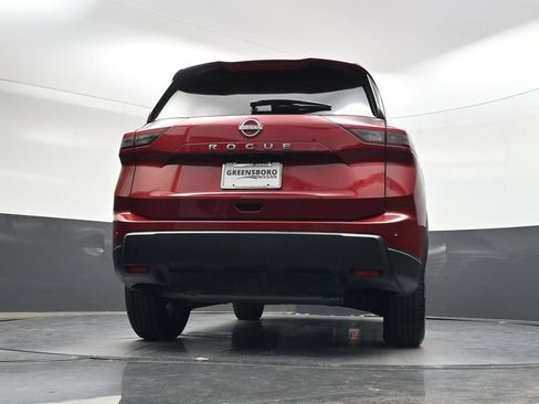 Used 2025 Nissan Rogue SV FWD image 34
