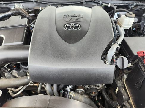 Used 2019 Toyota Tacoma SR5 image 23