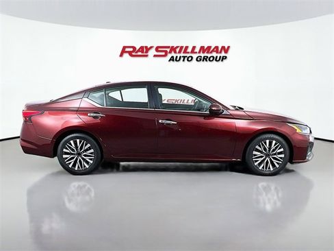 Used 2023 Nissan Altima 2.5 SV image 8