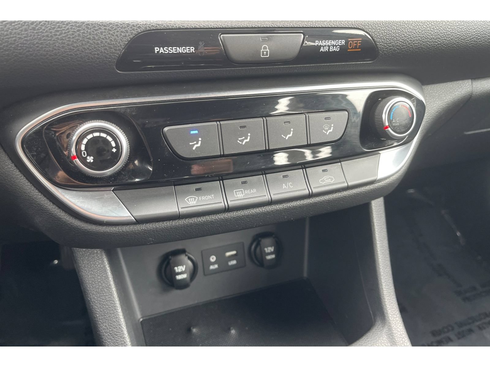 Used 2018 Hyundai Elantra GT FWD image 28