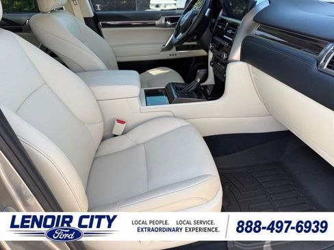 Used 2023 Lexus GX 460 Luxury w/ Sport Design Package AWD/4WD image 13