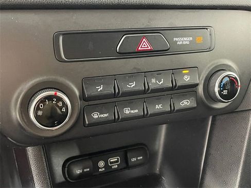 Used 2018 Kia Sportage LX image 9