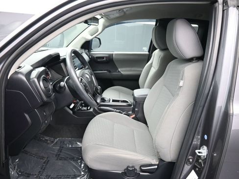 Certified 2021 Toyota Tacoma SR image 18