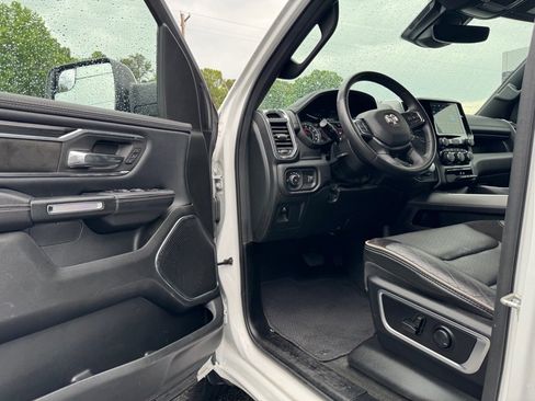 Used 2024 RAM 1500 Laramie image 12