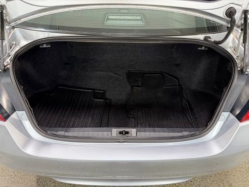 Used 2015 Subaru Legacy 2.5i Premium image 9