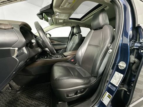 Used 2022 MAZDA CX-30 AWD 2.5 S w/ Premium Package image 4