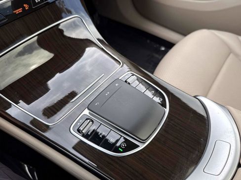 Certified 2022 Mercedes-Benz GLC 300 image 28