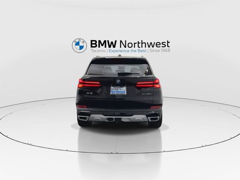 Used 2026 BMW X5 xDrive50e w/ Climate Comfort Package image 13