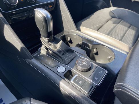 Used 2022 Volkswagen Atlas Cross Sport SEL Premium R-Line image 49