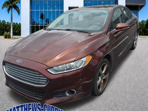 Used 2016 Ford Fusion SE FWD image 1