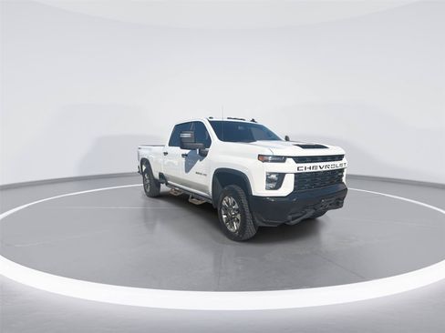 Used 2022 Chevrolet Silverado 2500 Custom w/ Custom Value Package AWD/4WD image 2