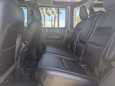 Used 2021 Jeep Wrangler Unlimited Sahara w/ Cold Weather Group AWD/4WD image 12