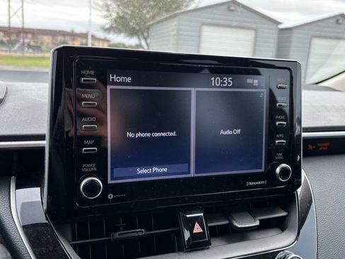 Used 2021 Toyota Corolla LE image 8