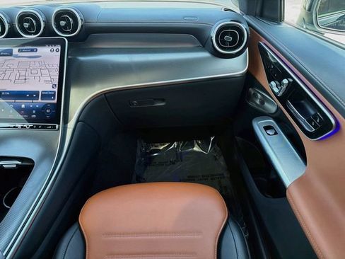 Used 2023 Mercedes-Benz GLC 300 image 19