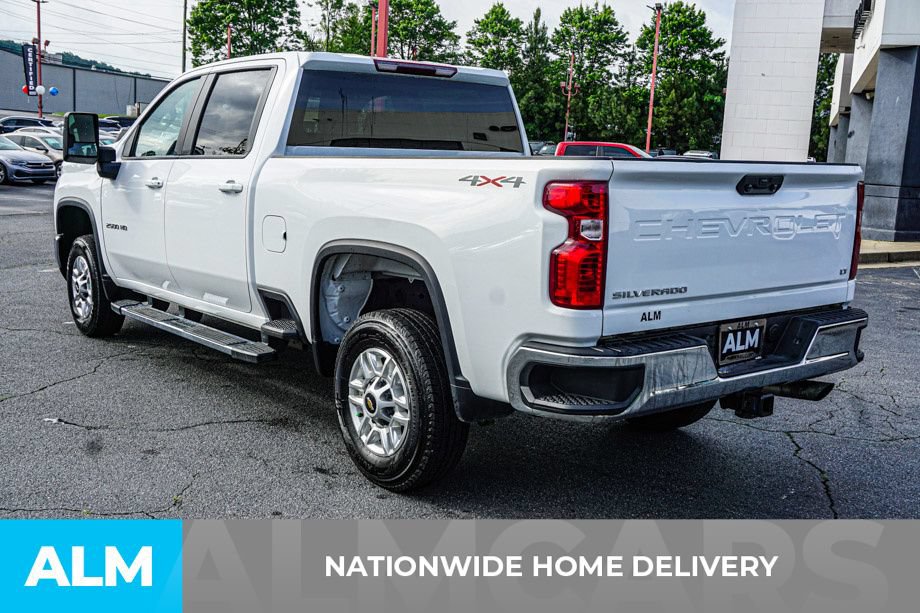 Used 2025 Chevrolet Silverado 2500 LT w/ Convenience Package AWD/4WD image 4
