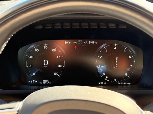 Certified 2022 Volvo XC90 T6 Momentum w/ Advanced Package image 19