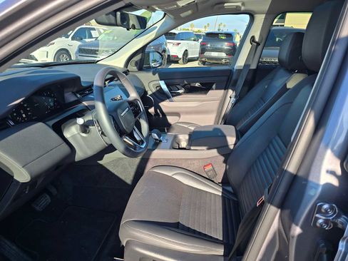 Used 2025 Land Rover Discovery Sport S image 20