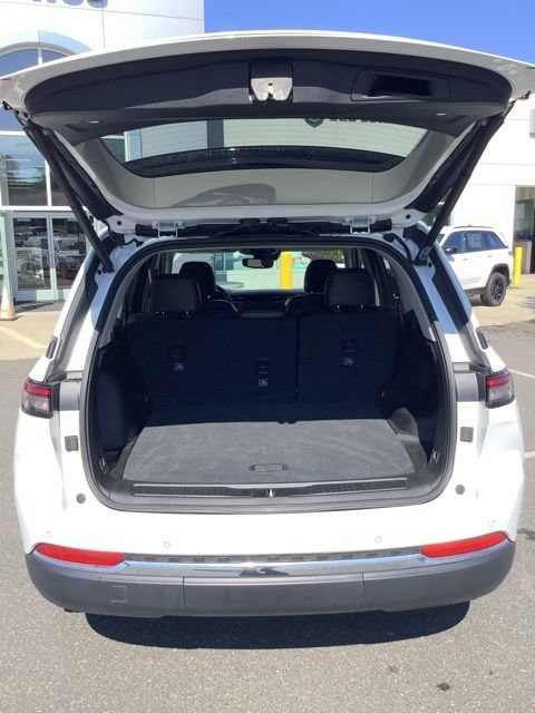 Used 2023 Jeep Grand Cherokee Limited AWD/4WD image 8