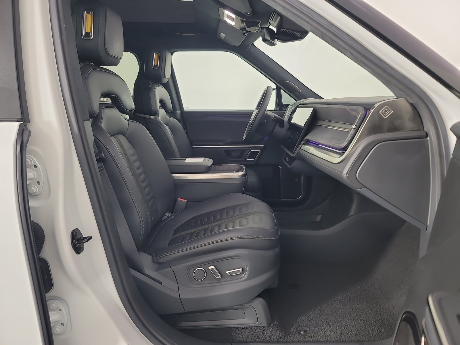 Used 2023 Rivian R1T Adventure Quad AWD/4WD image 23