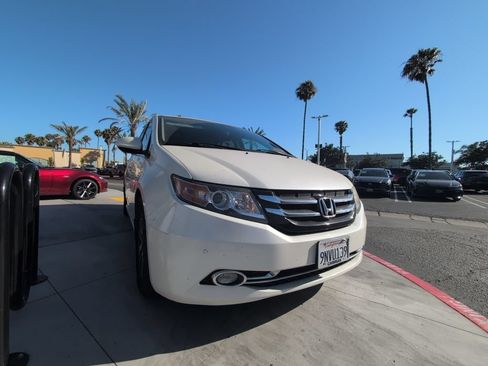 Used 2016 Honda Odyssey Touring Elite image 34