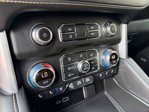 Used 2022 GMC Yukon SLT w/ SLT Luxury Plus Package AWD/4WD image 21