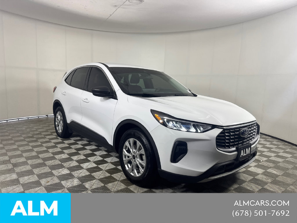 Used 2023 Ford Escape Active w/ Tech Pack #1 FWD image 3
