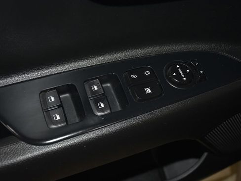 Used 2023 Kia Rio LX image 21