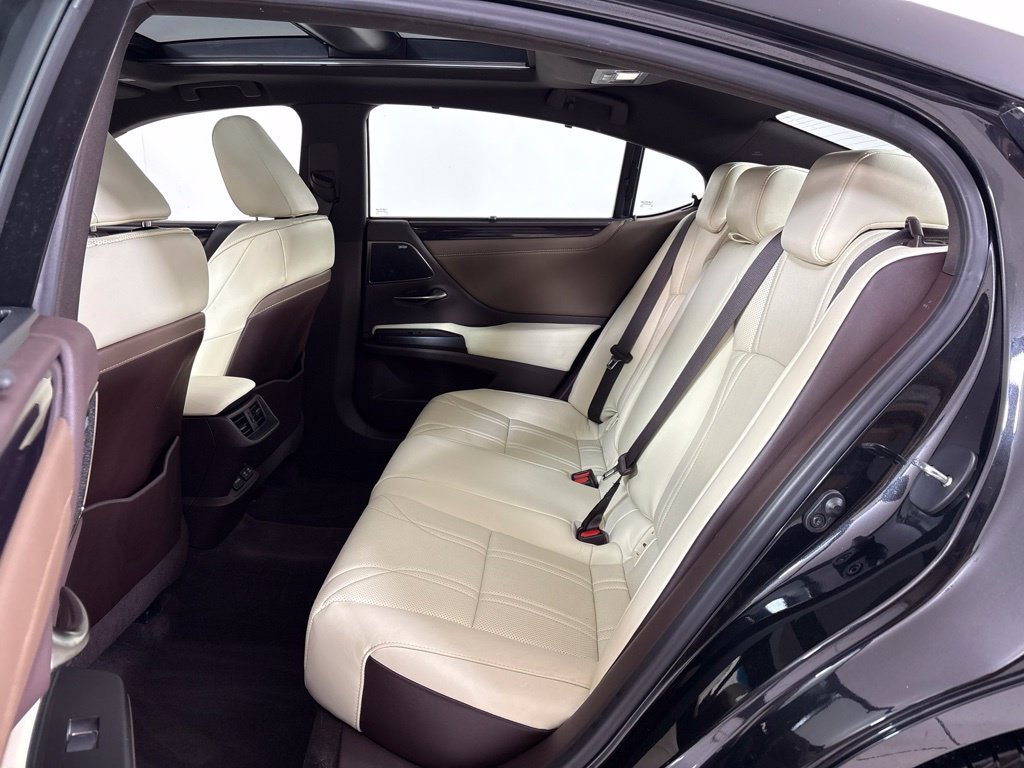 Used 2021 Lexus ES 350 Ultra Luxury w/ Accessory Package 2 FWD image 18