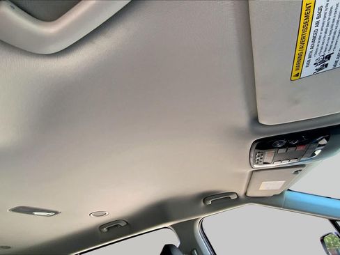 Used 2026 Kia Carnival FWD image 14
