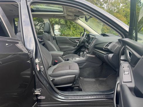 Used 2019 Subaru Forester Premium AWD/4WD image 13