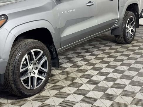 Used 2023 Chevrolet Colorado Z71 w/ Z71 Convenience Package 2 AWD/4WD image 13