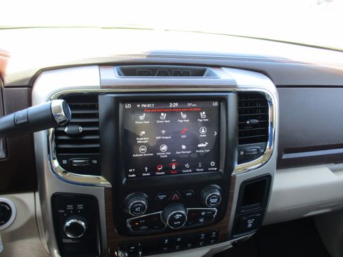 Used 2018 RAM 2500 Laramie w/ Snow Chief Group AWD/4WD image 15