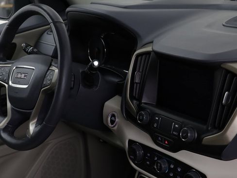 Used 2024 GMC Terrain Denali w/ Denali Premium Package image 23