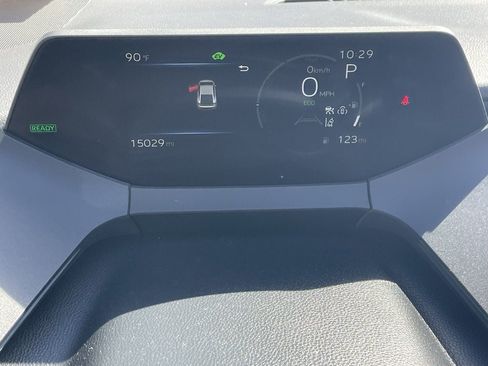 Used 2024 Toyota Prius LE image 10